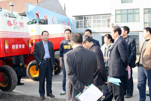刘宪:一定要把农机具购置补贴政策落实好(图)