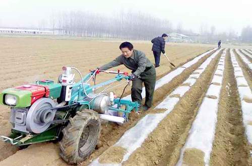 山东省泗水县建设高标准的农机化试验示范基地(图)