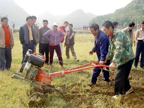 2010年西畴县西洒镇农民共享受农机购置补贴54000元(图)