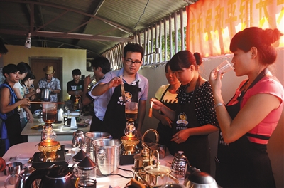 琼中县就业局在长兴村举办国家初级咖啡师资格认证培训