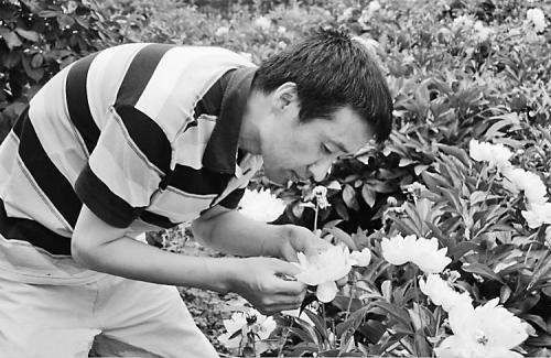 宾县村民毛兴东和他的“鲜花事业”
