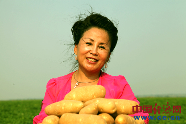 “土豆姐姐”声名远扬 冯小燕：走“平价路线”是根本