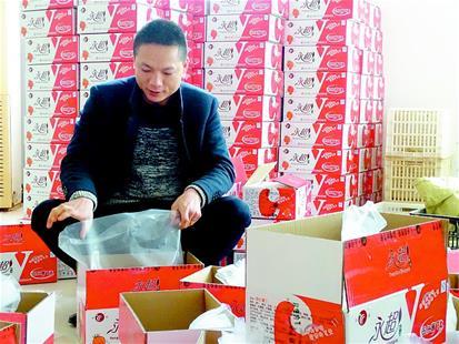湖北“80后”硕士生网上卖红薯 年销售额破700万